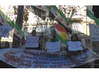 Viyana’da Esad karşıtı protesto