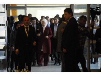 Emine Erdoğan ve lider eşlerinden özel çocuklara ziyaret