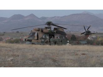 Askeri helikopter korkuttu, acil iniş yaptı