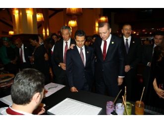 G20 liderlerine akşam yemeği verdi