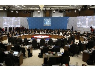 Erdoğan liderleri Paris için saygı duruşuna davet etti