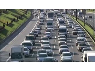 TEM’deki kaza İstanbul trafiğini felç etti