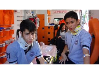 Öğrenci servisi kaza yaptı: 16 yaralı