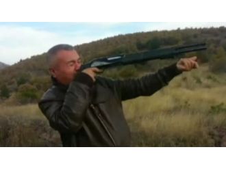 Acemi avcının yüzünden yaralanma anı kamerada