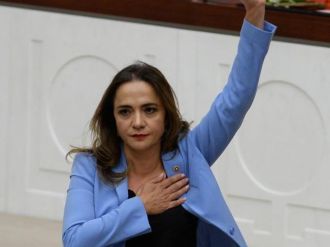 Meclis’te yumruk şov