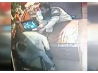 ’Senin gırtlağını keserim’ diyerek gasp etti