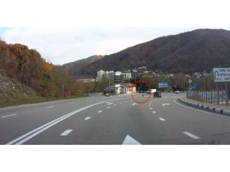 Fırlayan lastik yayaya çarptı