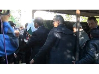 Erdoğan tabuta omuz verdi !