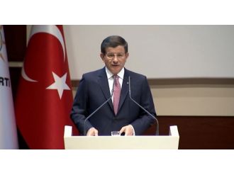 Davutoğlu, Mali’de kurtarılan THY personelleriyle görüştü