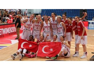 Türkiye-İsrail maçında olaylar çıktı