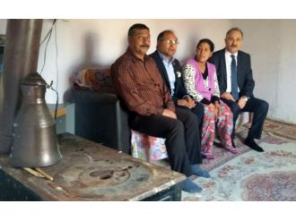 İlk Roman vekil büyüdüğü çadırları ziyaret etti