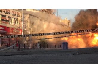 Bomba yüklü otomobil böyle patladı