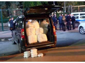 Maçta dağıtılan kumanya polisi zehirledi