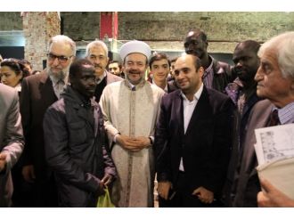 Görmez, Nijerli yetimler için hat sergisi açtı