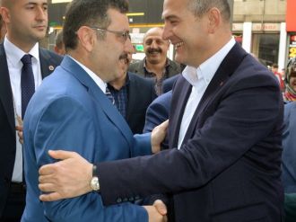 Bu defa Bakan olarak döndü