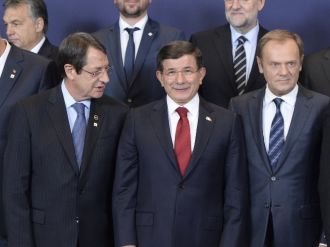 Zirve’de ’aile’ fotoğrafı