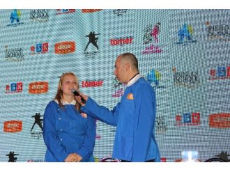 Rus gelinlerden tekerleme yarışması