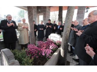 Büyük İslam Alimi Seyyid Abdülhakim Arvasi anıldı