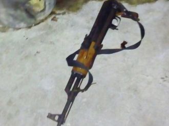 Polisle çatışan hırsızın evinden cephanelik çıktı!