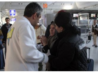Rus yolcu Atatürk Havalimanı’nı birbirine kattı