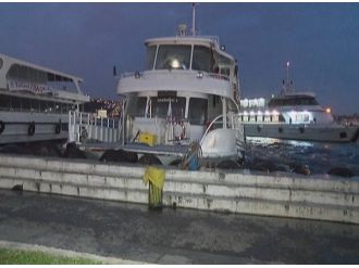 Beşiktaş’ta gezi teknesinde yangın çıktı