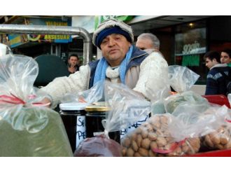 Cipiyle seyyar satış yapıyor