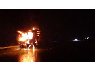 TIR alev alev yandı