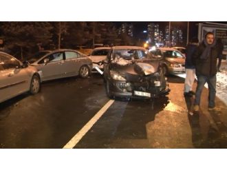 Kar trafik kazalarını da beraberinde getirdi