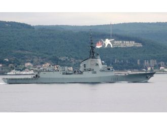 Boğaz’dan peş peşe 3 savaş gemisi geçti!