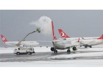 Van’da uçak seferleri iptal edildi