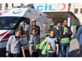 Yemekten zehirlenen 98 öğrenci hastaneye kaldırıldı