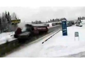 TIR’lar kafa kafaya çarpıştı !