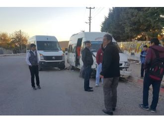 Öğrenci servisi kaza yaptı: 7 yaralı