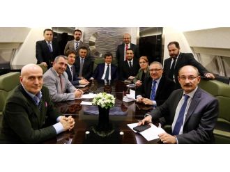 Başbakan uçakta konuştu: Psikolojik boyutu artan bir kriz