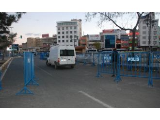 Diyarbakır’da polis helikopterine roketli saldırı