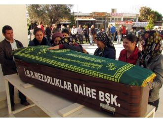 Kaskını verdiği sevgilisi kurtuldu kendisi öldü