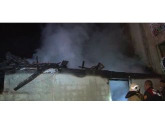 Evde çıkan yangın iki çocuğun hayatına mal oldu