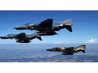 12 F-16’yla sınırda devriye uçuşu