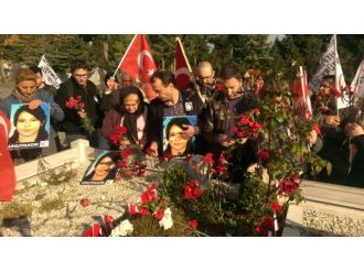 Serap Eser mezarı başında anıldı