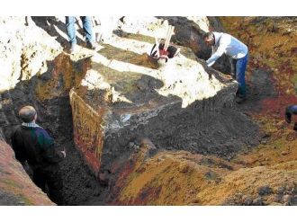 Tam bin 900 yıllık ev temelinde bulundu