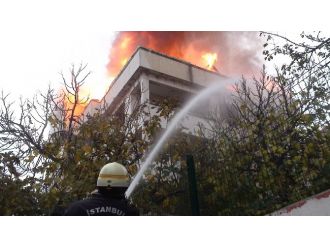 Kartal’da birer saat arayla iki ayrı yangın