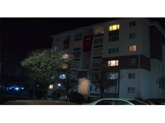 Şehit polisin Başkent’teki evine ateş düştü