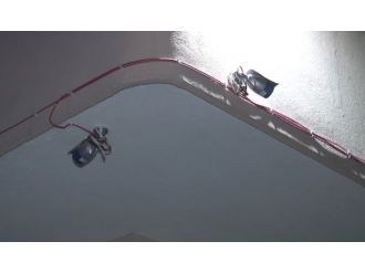 Kaçakçının evi kozmik oda gibi!