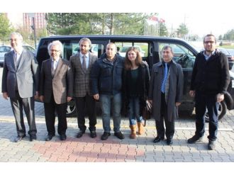 Rusya’da gözaltına alınan öğretim görevlileri yurda döndü