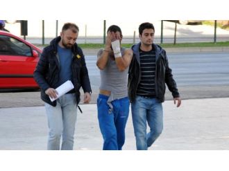 Kaçmaya çalışan cezaevi firarisi polisin önüne düştü