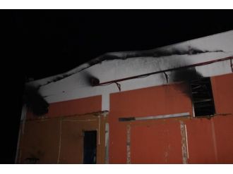 Plastik fabrikasında yangın