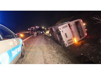 İşçileri taşıyan servis otobüsü devrildi: 1 ölü, 40 yaralı