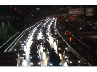 TEM ve E-5’te trafik felç!