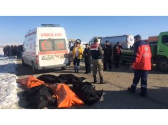 Öğrencileri taşıyan minibüs kaza yaptı: 11 ölü