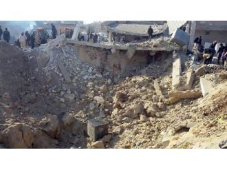 Rus uçağı sivilleri hedef aldı: 4 ölü